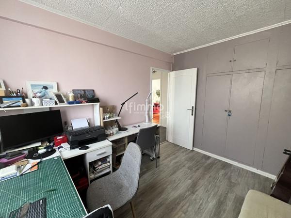 Appartement 3 pièces en centre ville dans résidence tres calme