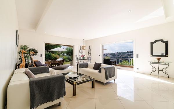 Maison à vendre    4 pièces • 164 m2 Nice