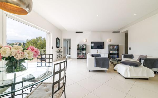 Maison à vendre    4 pièces • 164 m2 Nice