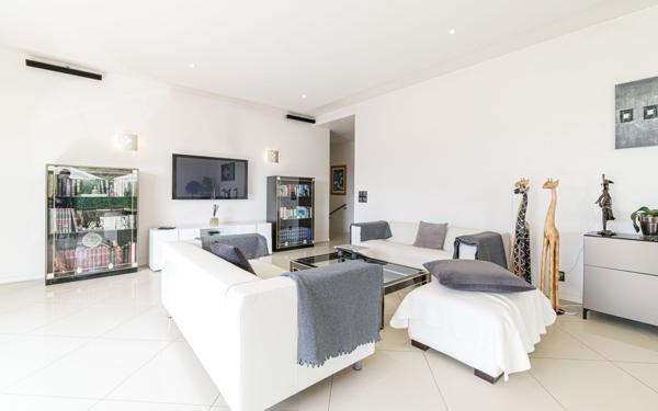 Maison à vendre    4 pièces • 164 m2 Nice