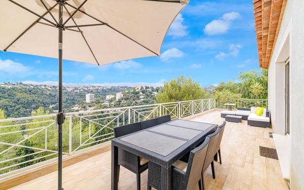 Maison à vendre    4 pièces • 164 m2 Nice