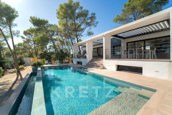 Villa d'exception avec dépendances et vue dégagée panoramique
