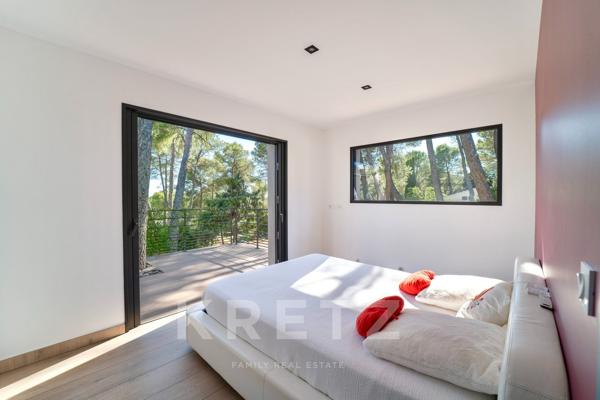 Villa d'exception avec dépendances et vue dégagée panoramique