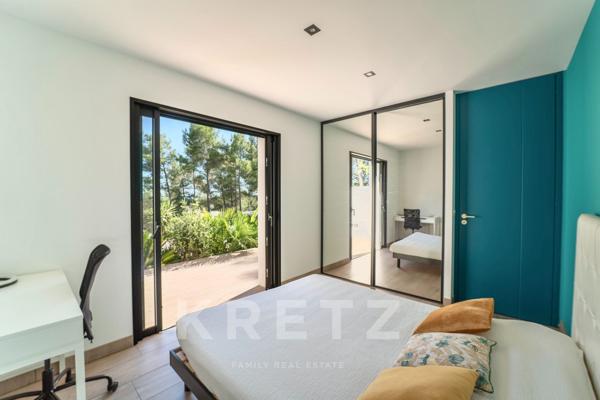 Villa d'exception avec dépendances et vue dégagée panoramique