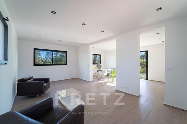 Villa d'exception avec dépendances et vue dégagée panoramique