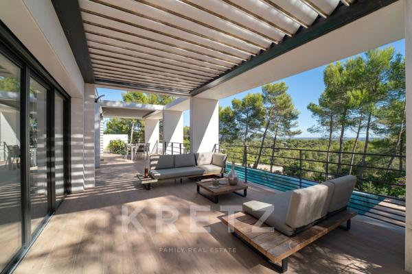 Villa d'exception avec dépendances et vue dégagée panoramique