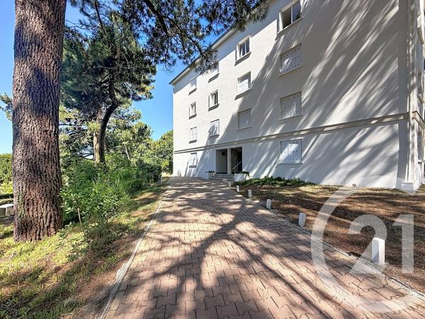 Appartement T3 à vendre  3 pièces - 77,09 m 2   ARCACHON  - 33