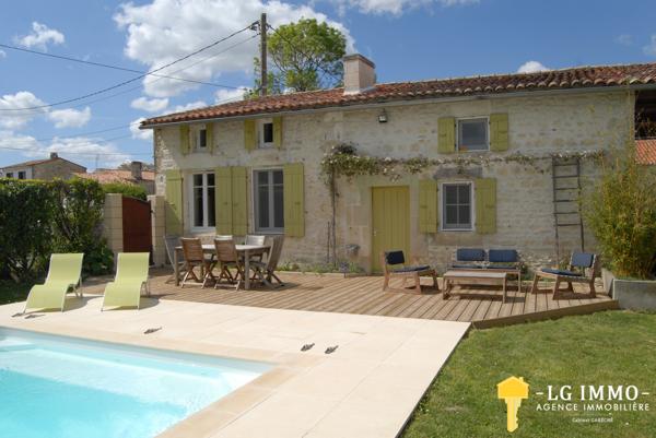 Longère rénovée avec Gite et Piscine