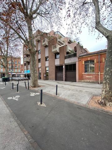 31000 Toulouse Location parking 10 m 2 - 80 € C.C (*) / Réference: M1463