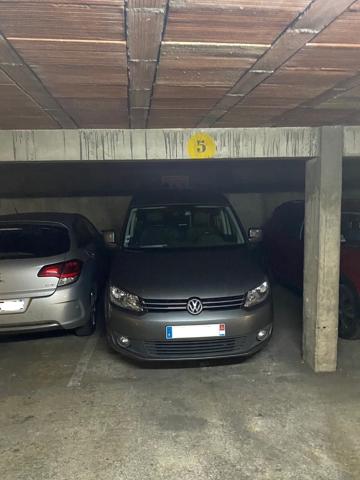 31000 Toulouse Location parking 10 m 2 - 80 € C.C (*) / Réference: M1463