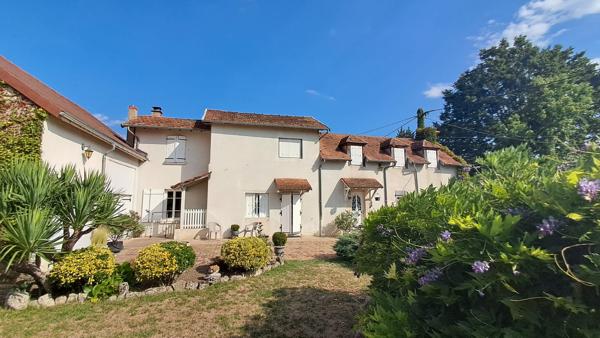 Maison
         4 pièces
        - 160 m² 299 000 € *