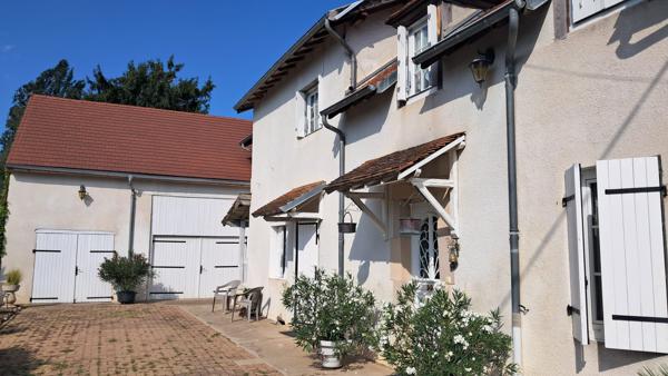 Maison
         4 pièces
        - 160 m² 299 000 € *