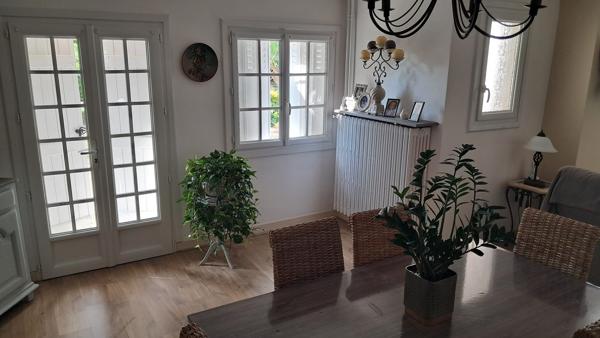 Maison
         4 pièces
        - 160 m² 299 000 € *