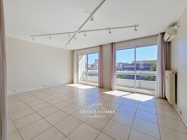 Appartement
         4 pièces
        - 100 m² Exclusivité 332 000 € *
