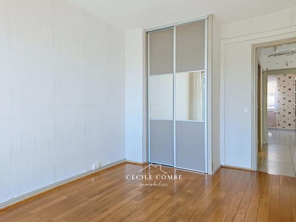 Appartement
         4 pièces
        - 100 m² Exclusivité 332 000 € *