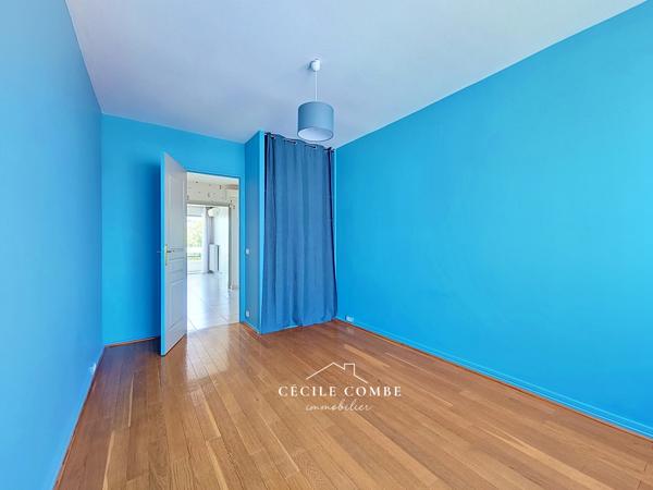 Appartement
         4 pièces
        - 100 m² Exclusivité 332 000 € *