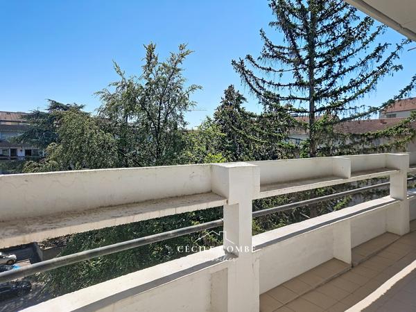 Appartement
         4 pièces
        - 100 m² Exclusivité 332 000 € *