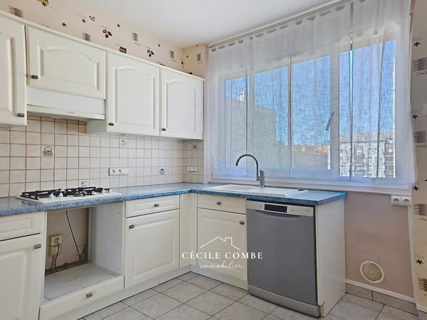 Appartement
         4 pièces
        - 100 m² Exclusivité 332 000 € *
