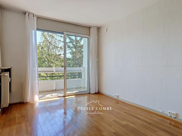 Appartement
         4 pièces
        - 100 m² Exclusivité 332 000 € *