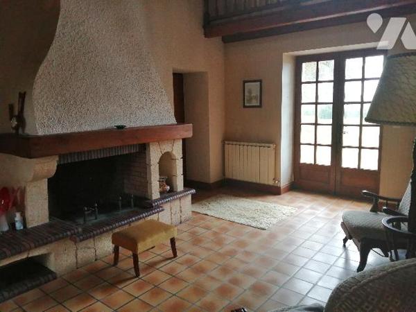 MAISON EN PIERRE COURCOME