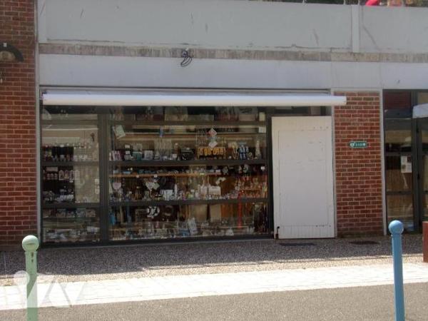 Boutique de souvenirs prés du Funiculaire comprenant;
- Une 1 ere partie commerciale de 104m² T...