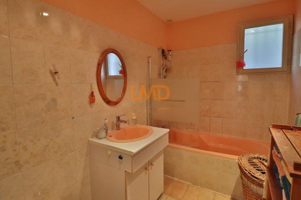 Maison de campagne plain pied 3 chambres Piscine 5000m2 de terrain