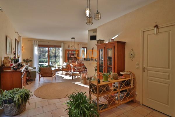 Maison de campagne plain pied 3 chambres Piscine 5000m2 de terrain