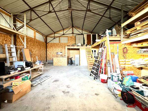 Ancien corps de ferme à rénover Terranjou