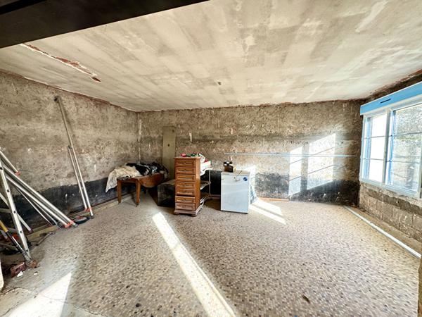 Ancien corps de ferme à rénover Terranjou