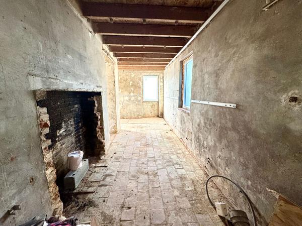 Ancien corps de ferme à rénover Terranjou