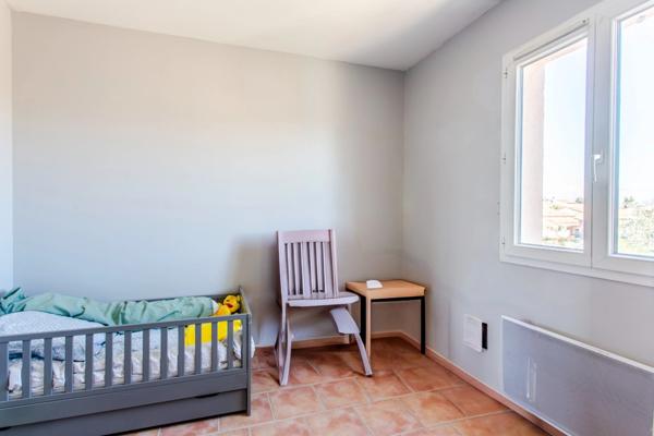 Maison 5 chambres avec grand jardin et piscine – Istres/Trigance