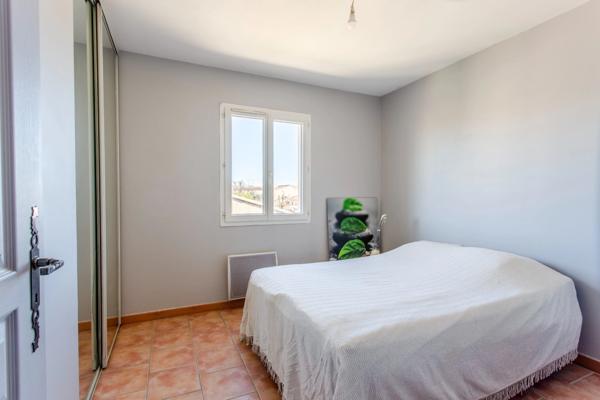 Maison 5 chambres avec grand jardin et piscine – Istres/Trigance