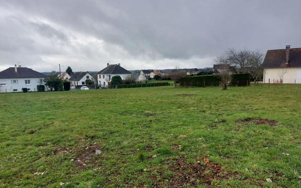 Terrain à vendre    Saint-Yrieix-la-Perche