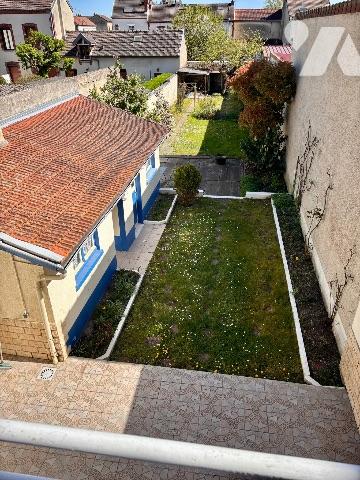 Épernay La Villa : maison 115 m² avec jardin, garage, proche écoles, commerces et bus.