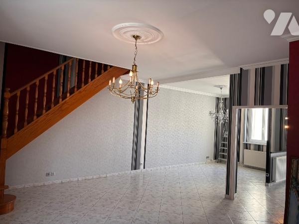 Épernay La Villa : maison 115 m² avec jardin, garage, proche écoles, commerces et bus.