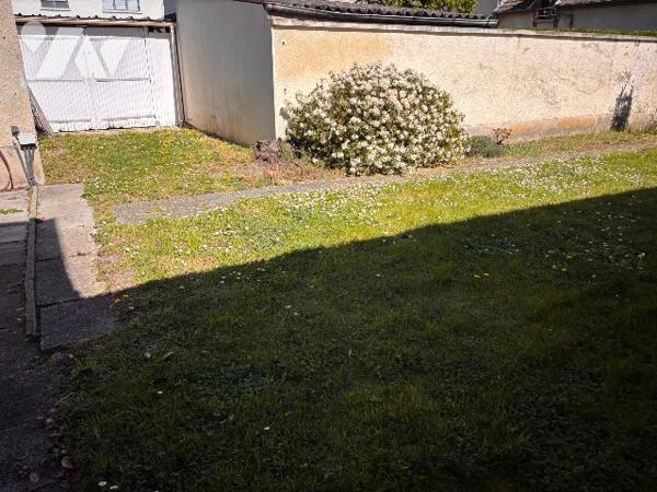 Épernay La Villa : maison 115 m² avec jardin, garage, proche écoles, commerces et bus.