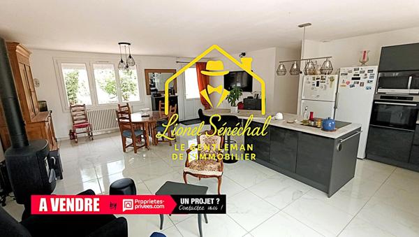 Maison rénovée, lumineuse et peu énergivore entièrement de plain - pied 7 pièces de 90 m2 sur une parcelle de plus de 4 000 m2 (dont une parcelle de 2 200 m2 constructible)