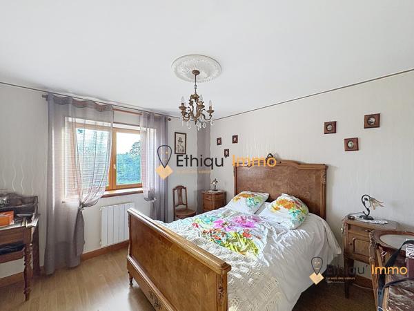 Maison de caractère 224 m² · 6 chambres · 3 232 m² de verger