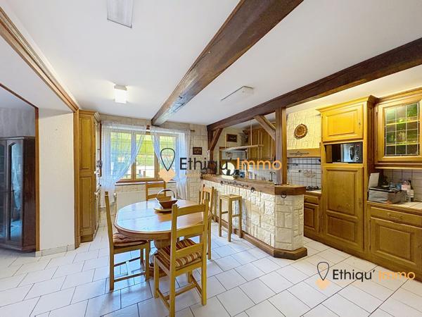 Maison de caractère 224 m² · 6 chambres · 3 232 m² de verger