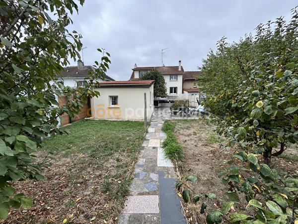 Vente
                Maison118 m² - 7 Pièces -
                    ORLY (94310)