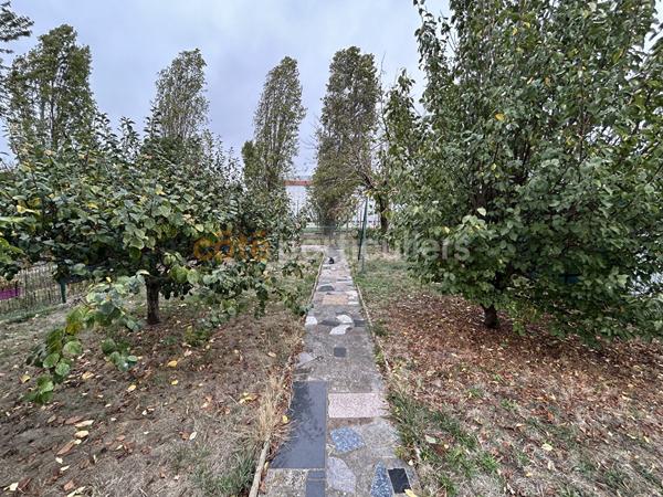 Vente
                Maison118 m² - 7 Pièces -
                    ORLY (94310)