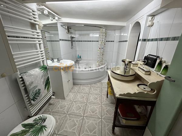 Vente
                Maison118 m² - 7 Pièces -
                    ORLY (94310)