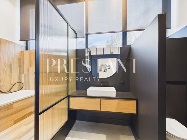 Biarritz – Loft aux lignes contemporaines et beaux volumes, avec patio, BIARRITZ