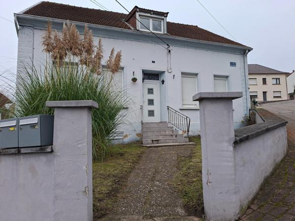 Maison de ville de deux appartements!