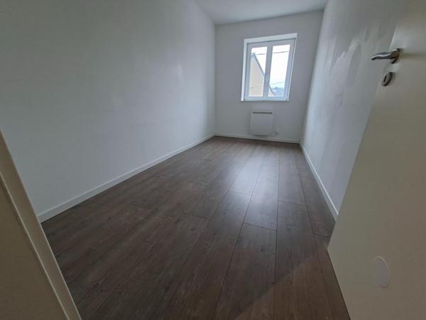 Maison de ville de deux appartements!