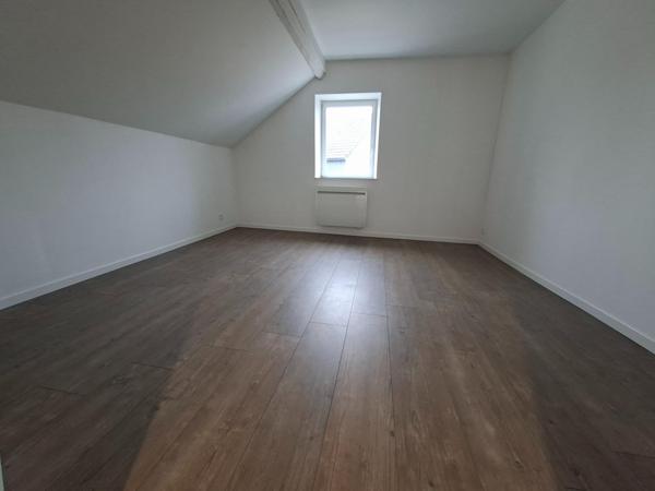 Maison de ville de deux appartements!