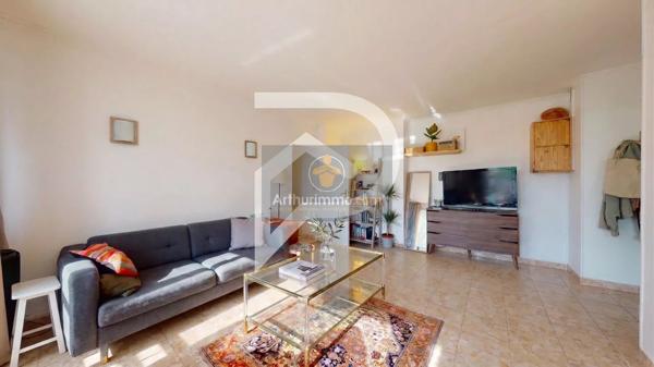 Vente                                                      Appartement
                        
                     3 pièces                      53 m2                     à Marly-le-Roi