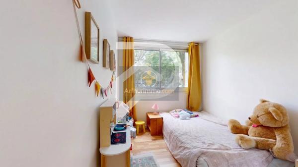 Vente                                                      Appartement
                        
                     3 pièces                      53 m2                     à Marly-le-Roi