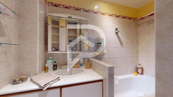 Vente                                                      Appartement
                        
                     3 pièces                      53 m2                     à Marly-le-Roi