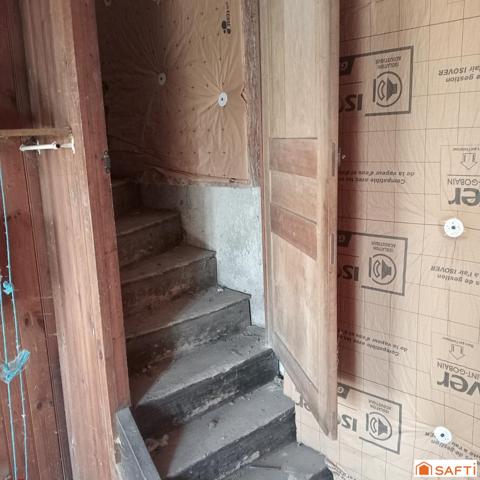 Fenêtres PVC en double vitrage, isolation, électricité